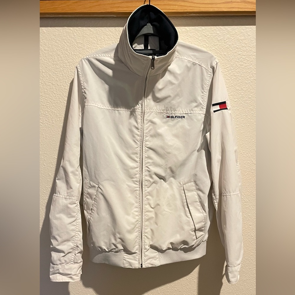 Size M Men’s Hilfiger Wind Breaker